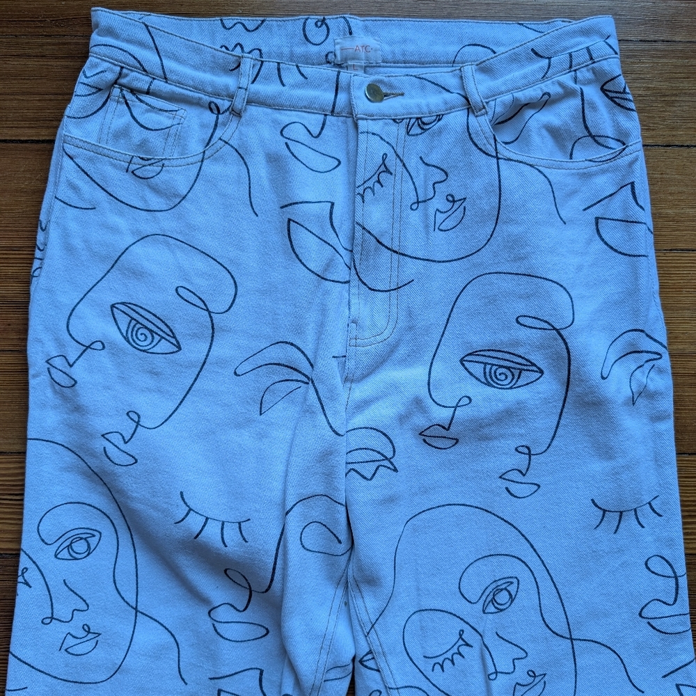 Abstract Face Print White Jeans - Picture 5 of 12